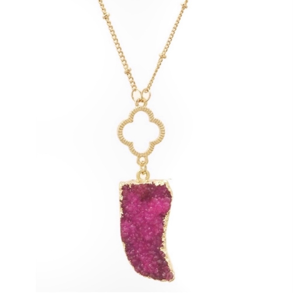 Druzy Pendant Necklace Fuchsia and Goldtone 16”